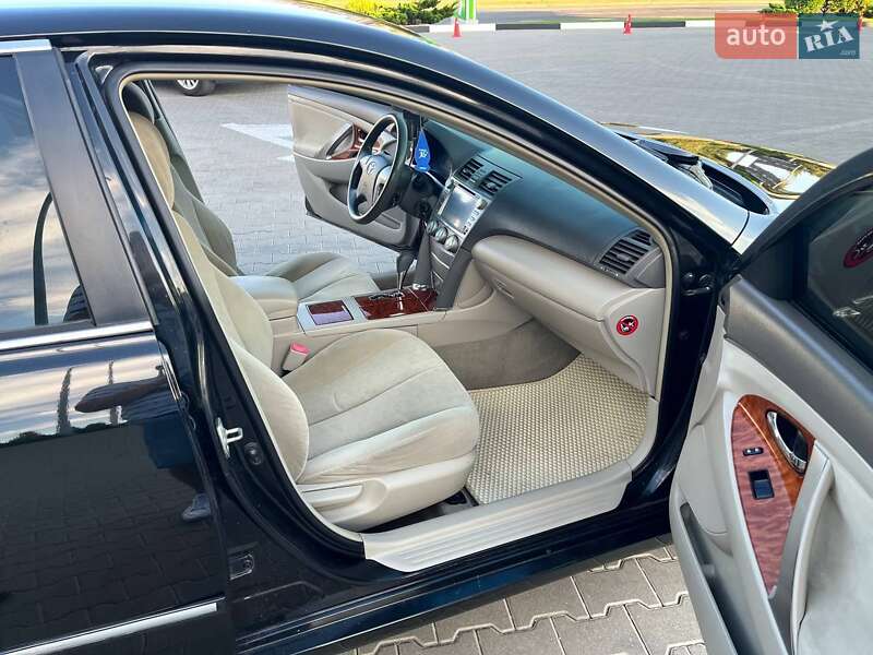 Седан Toyota Camry 2007 в Киеве