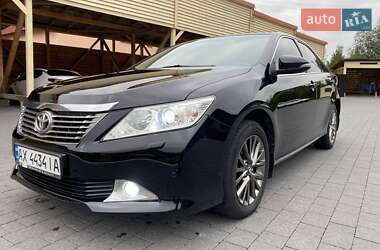 Седан Toyota Camry 2011 в Ужгороде