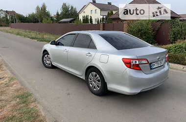 Седан Toyota Camry 2014 в Сумах