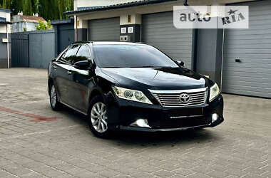 Седан Toyota Camry 2011 в Житомирі