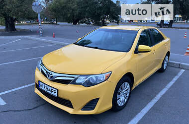 Седан Toyota Camry 2014 в Києві