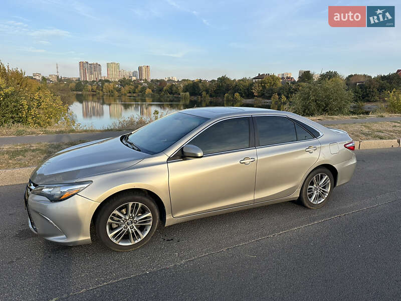 Седан Toyota Camry 2015 в Харкові