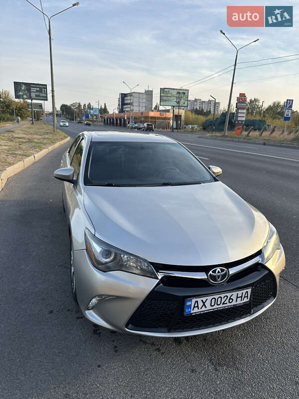Седан Toyota Camry 2015 в Харкові