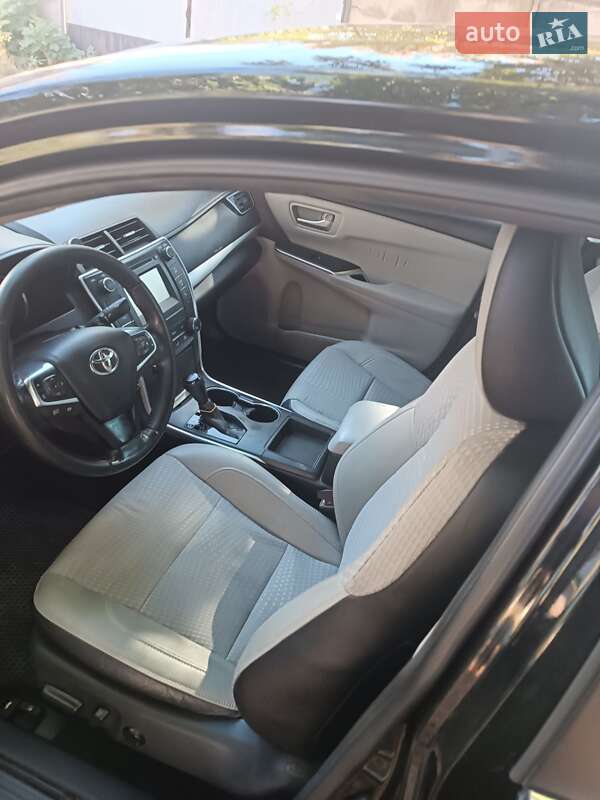 Седан Toyota Camry 2015 в Миколаєві