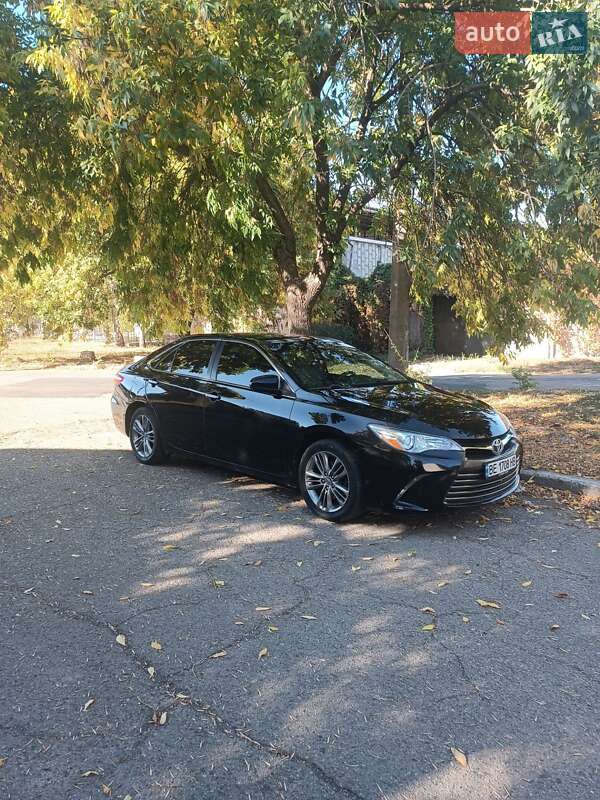 Седан Toyota Camry 2015 в Миколаєві