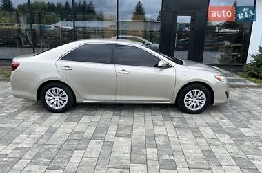 Седан Toyota Camry 2014 в Тячеве