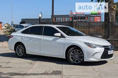 Седан Toyota Camry 2015 в Киеве