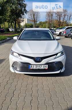 Седан Toyota Camry 2019 в Киеве