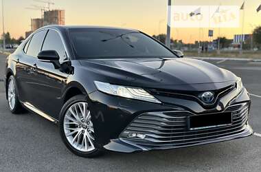 Седан Toyota Camry 2020 в Києві