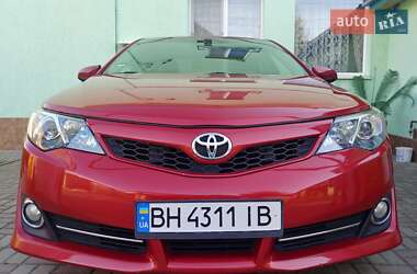 Toyota Camry 2012