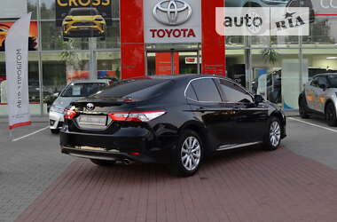 Седан Toyota Camry 2019 в Житомире