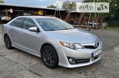 Седан Toyota Camry 2013 в Киеве