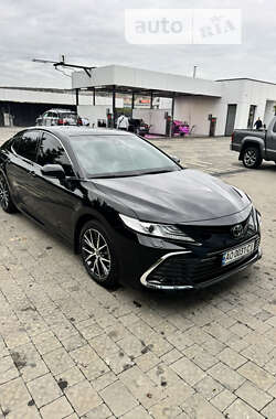 Седан Toyota Camry 2021 в Ужгороде