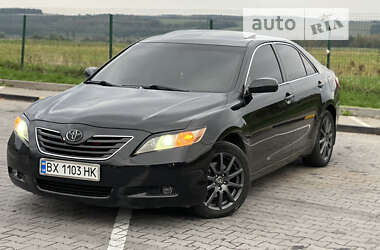 Седан Toyota Camry 2006 в Хмельницком