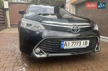 Седан Toyota Camry 2017 в Киеве