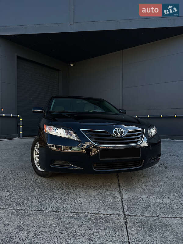 Седан Toyota Camry 2011 в Житомире