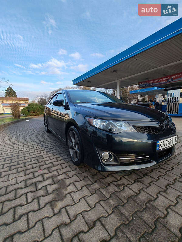 Toyota Camry 2014
