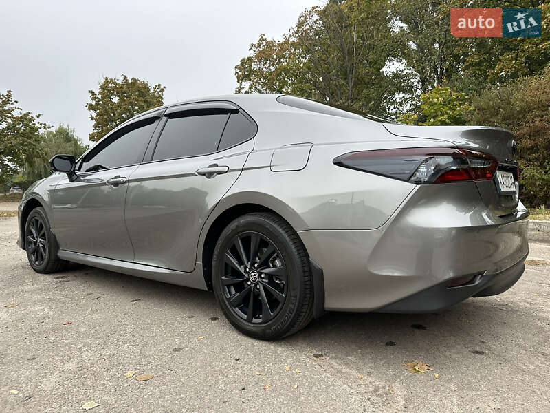 Седан Toyota Camry 2021 в Киеве