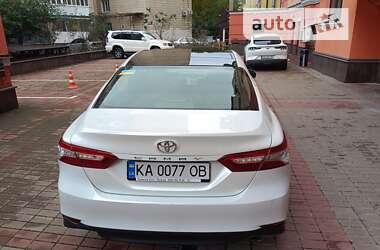 Седан Toyota Camry 2019 в Києві