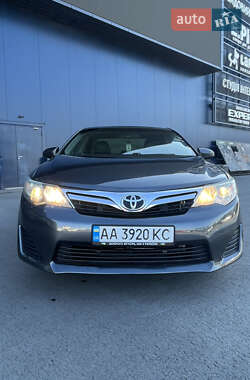 Седан Toyota Camry 2012 в Києві