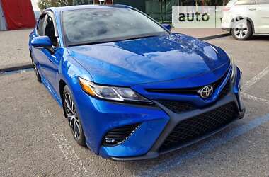 Toyota Camry 2019