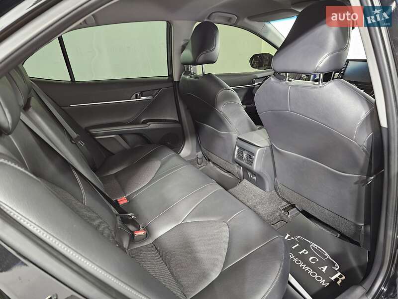 Седан Toyota Camry 2022 в Києві