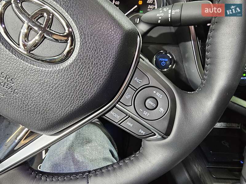 Седан Toyota Camry 2022 в Києві