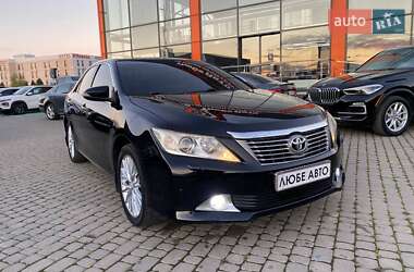 Седан Toyota Camry 2011 в Львове