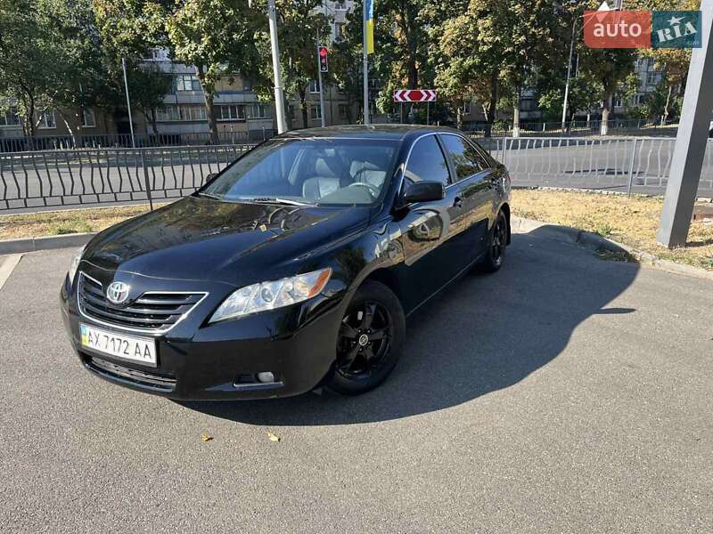 Седан Toyota Camry 2007 в Харькове