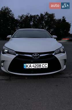 Седан Toyota Camry 2015 в Полтаве