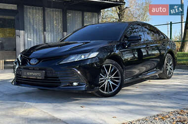 Седан Toyota Camry 2023 в Івано-Франківську