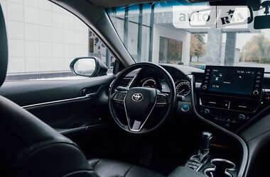 Седан Toyota Camry 2021 в 