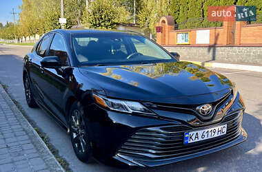 Toyota Camry 2019