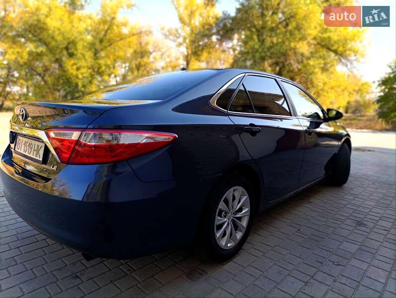 Седан Toyota Camry 2015 в Кременчуге