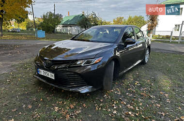 Седан Toyota Camry 2018 в Полтаві