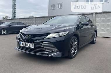 Седан Toyota Camry 2017 в Києві