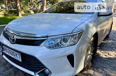 Седан Toyota Camry 2016 в Виннице