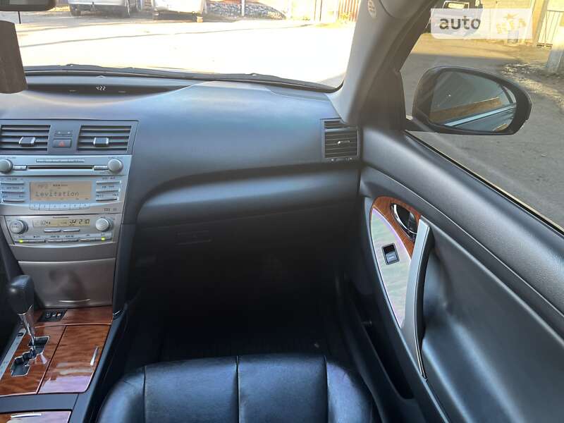 Седан Toyota Camry 2011 в Харкові