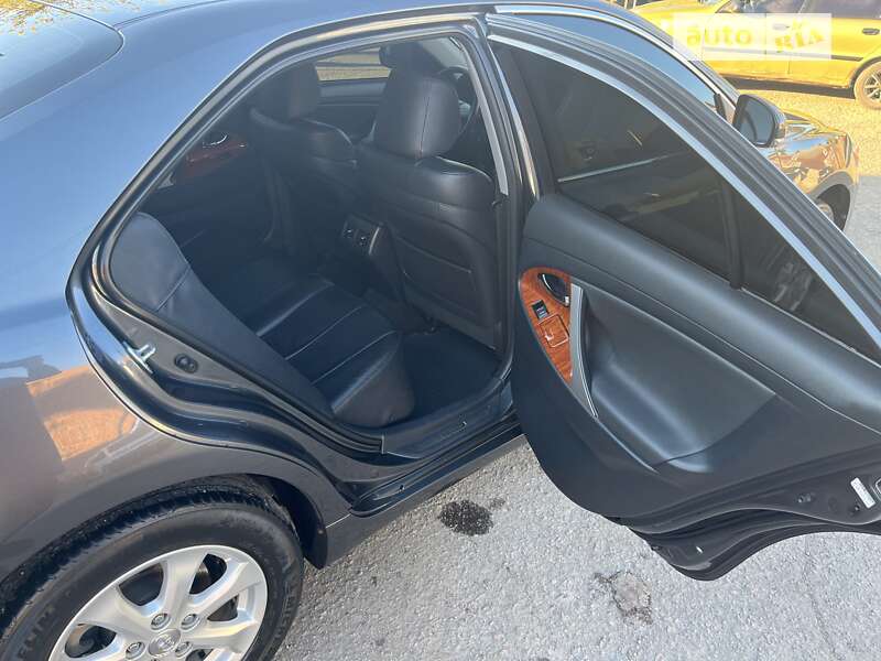 Седан Toyota Camry 2011 в Харкові