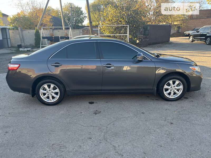 Седан Toyota Camry 2011 в Харкові