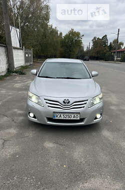 Седан Toyota Camry 2010 в Києві