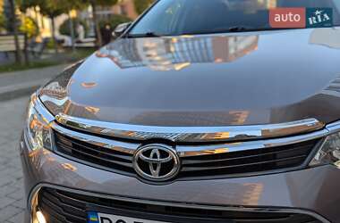 Седан Toyota Camry 2016 в Івано-Франківську