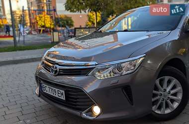 Седан Toyota Camry 2016 в Івано-Франківську