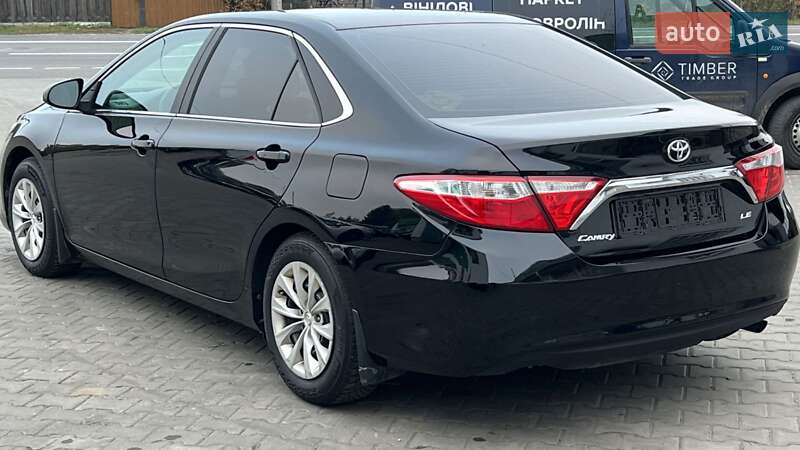 Седан Toyota Camry 2015 в Луцьку