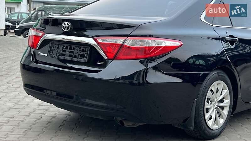 Седан Toyota Camry 2015 в Луцьку