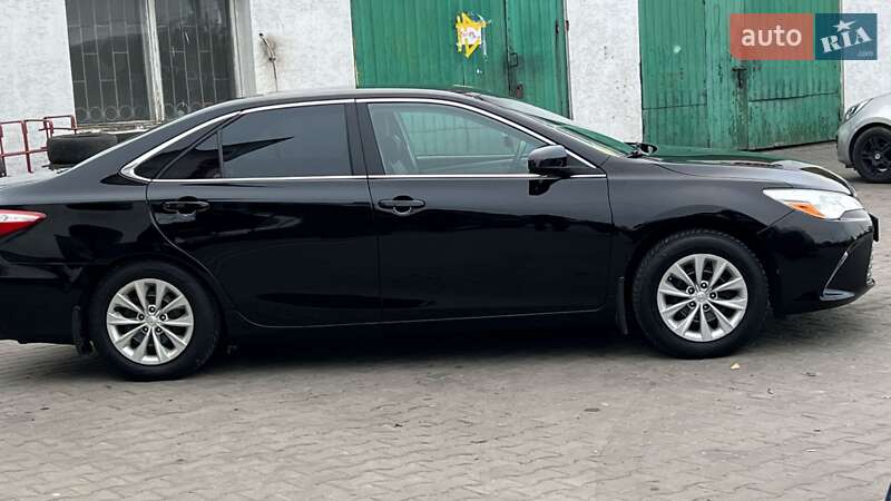 Седан Toyota Camry 2015 в Луцьку