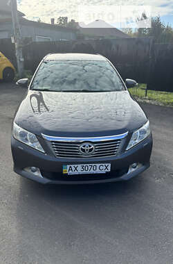 Седан Toyota Camry 2012 в Києві