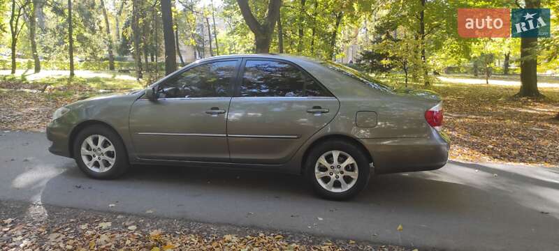 Седан Toyota Camry 2005 в Виннице