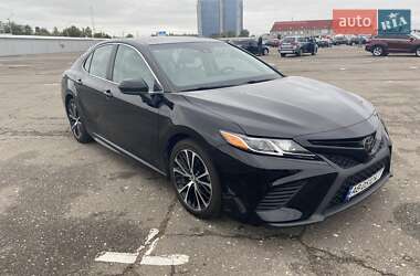 Toyota Camry 2019