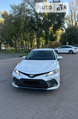 Toyota Camry 2021